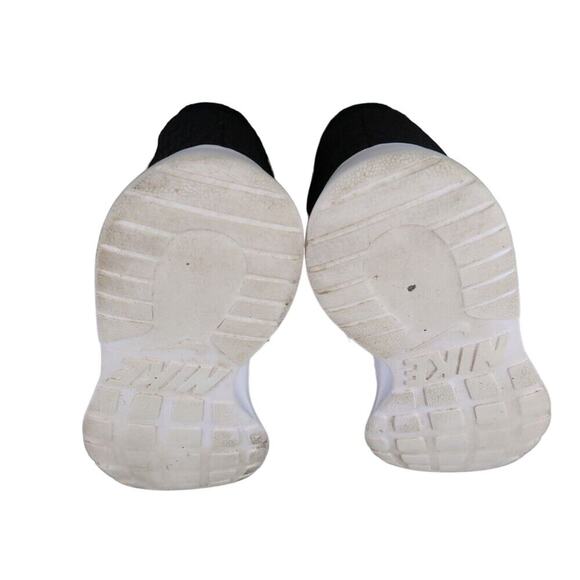 Nike Shoes Womens 9 Athletic Trainers Tanjun Sneakers Black White Casual Active - Picture 11 of 14